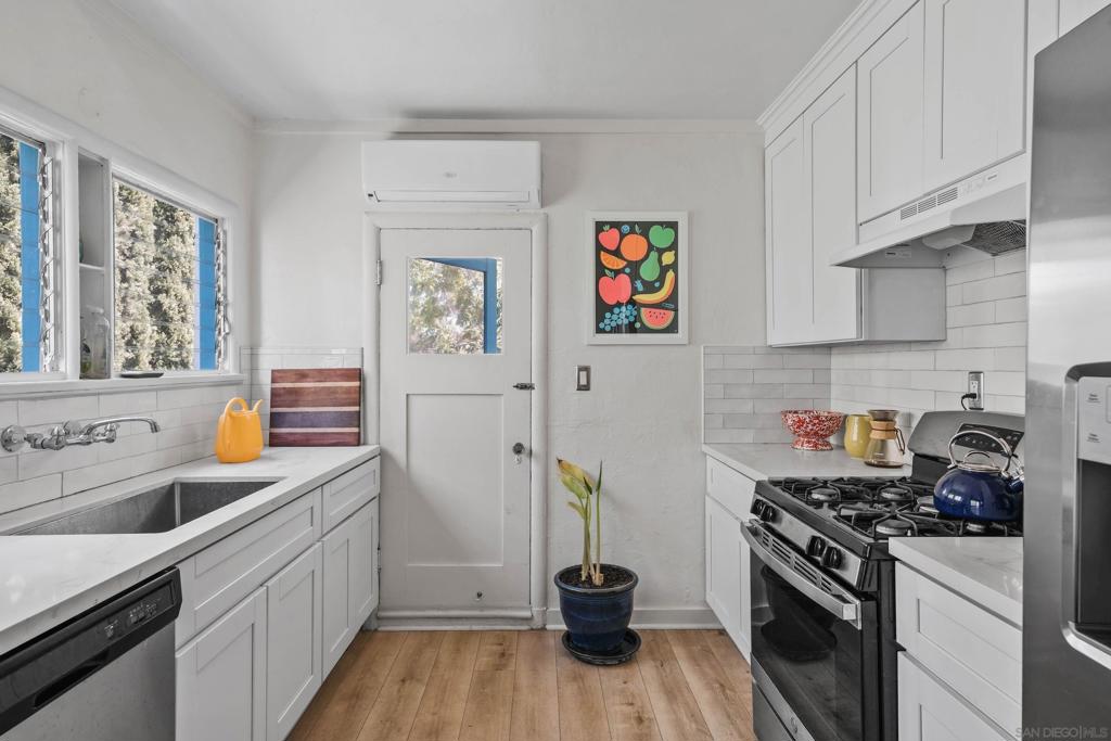 4109 4111 Ibis Street Property Photo 11