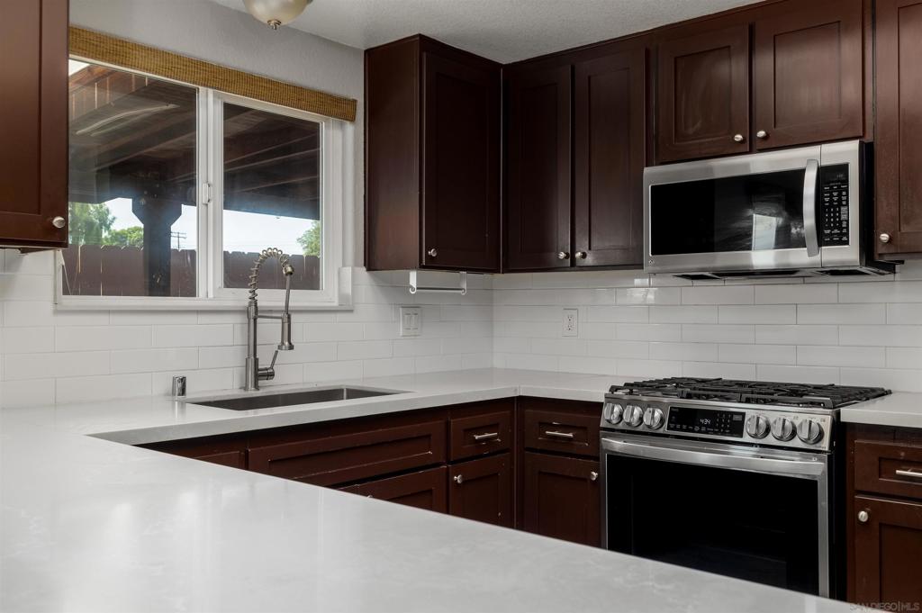 7083 Berry Park Ln Property Photo 13