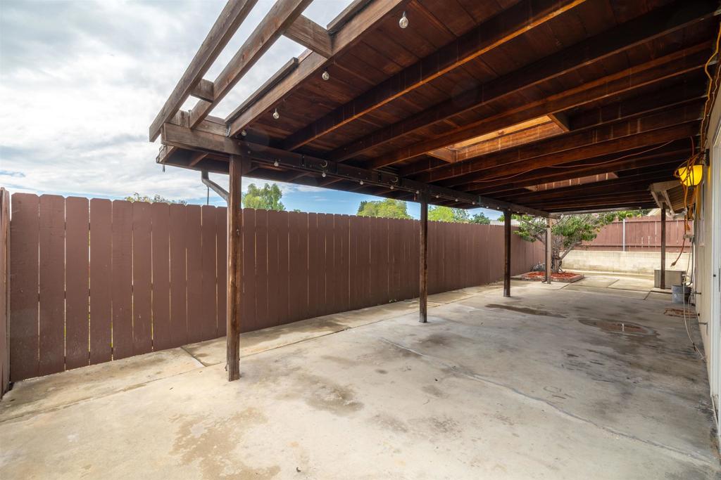7083 Berry Park Ln Property Photo 28