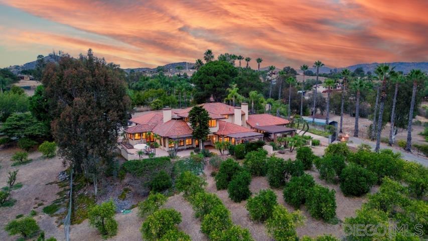 3253 Yucca Terrace Property Photo 2