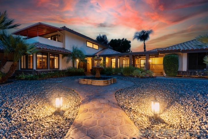 3253 Yucca Terrace Property Photo 5