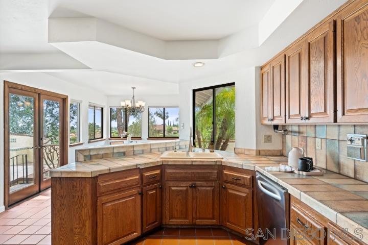 3253 Yucca Terrace Property Photo 24