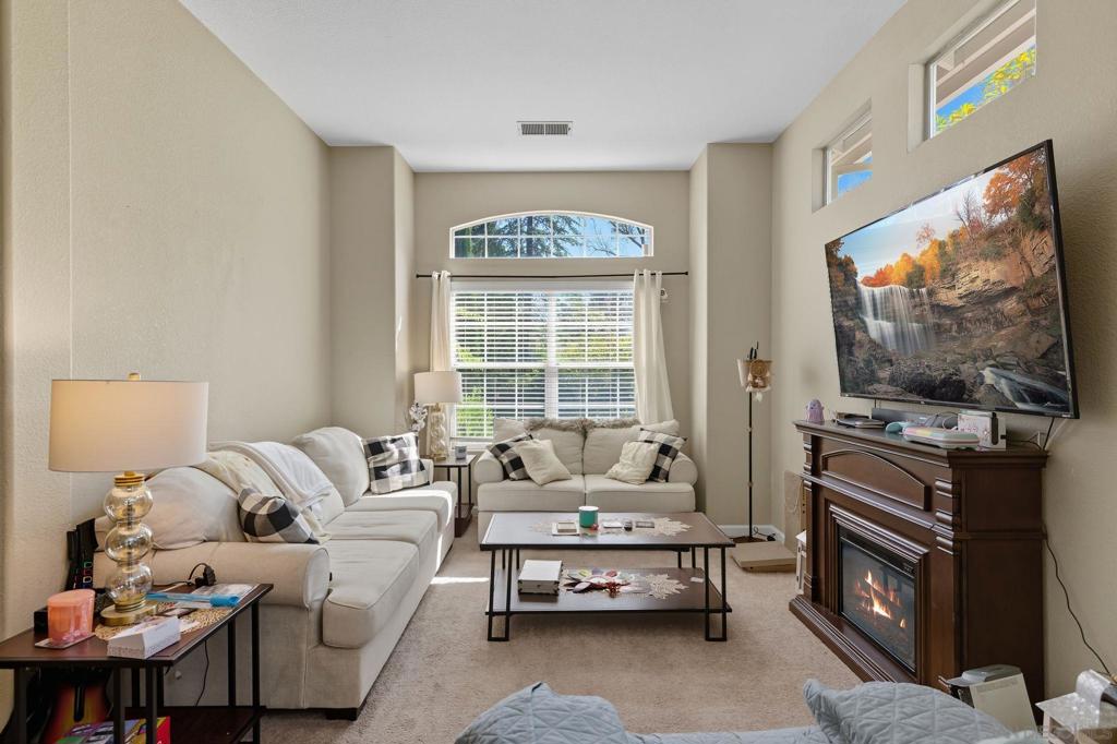 5112 Stratton Ct Property Photo 4
