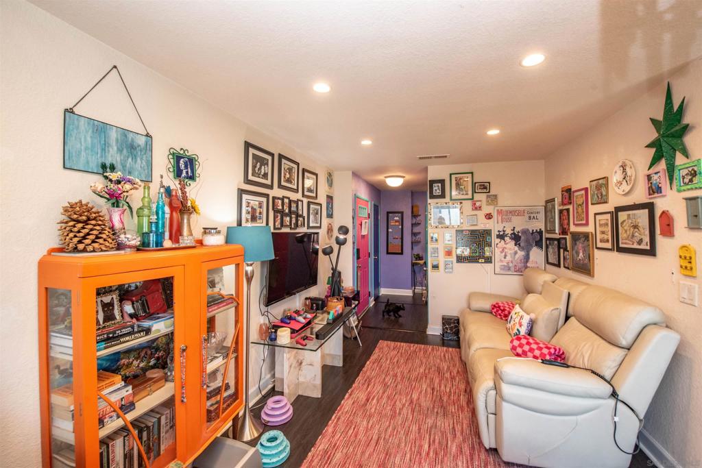 3295 Ocean View Blvd 30 Property Photo 4