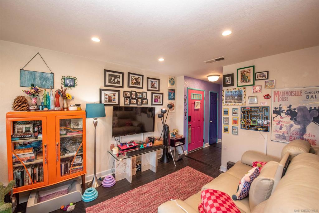 3295 Ocean View Blvd 30 Property Photo 5