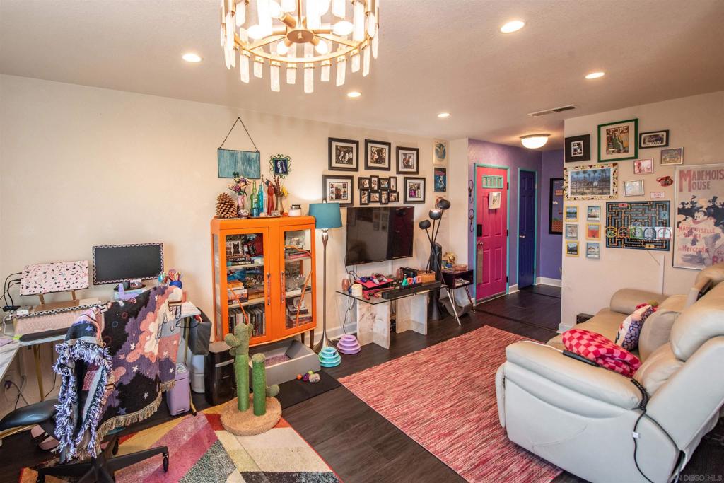 3295 Ocean View Blvd 30 Property Photo 6