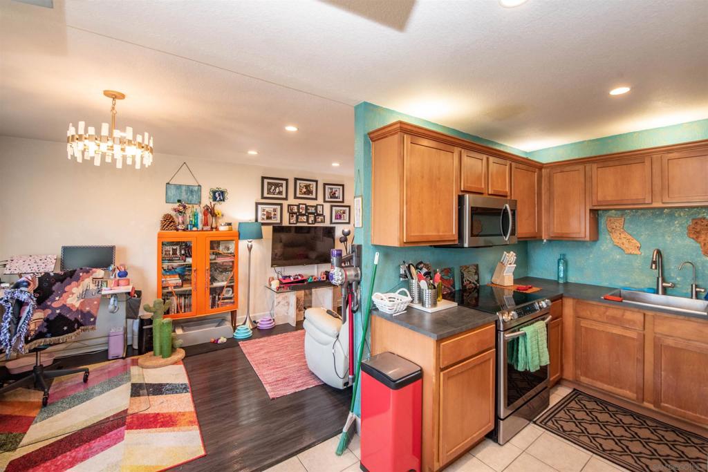 3295 Ocean View Blvd 30 Property Photo 10