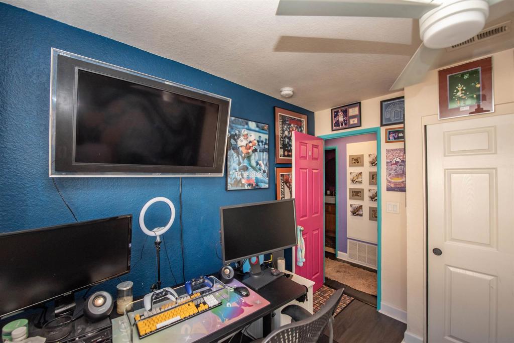 3295 Ocean View Blvd 30 Property Photo 21