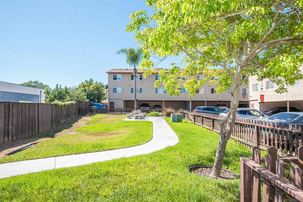 3295 Ocean View Blvd 30 Property Photo 32