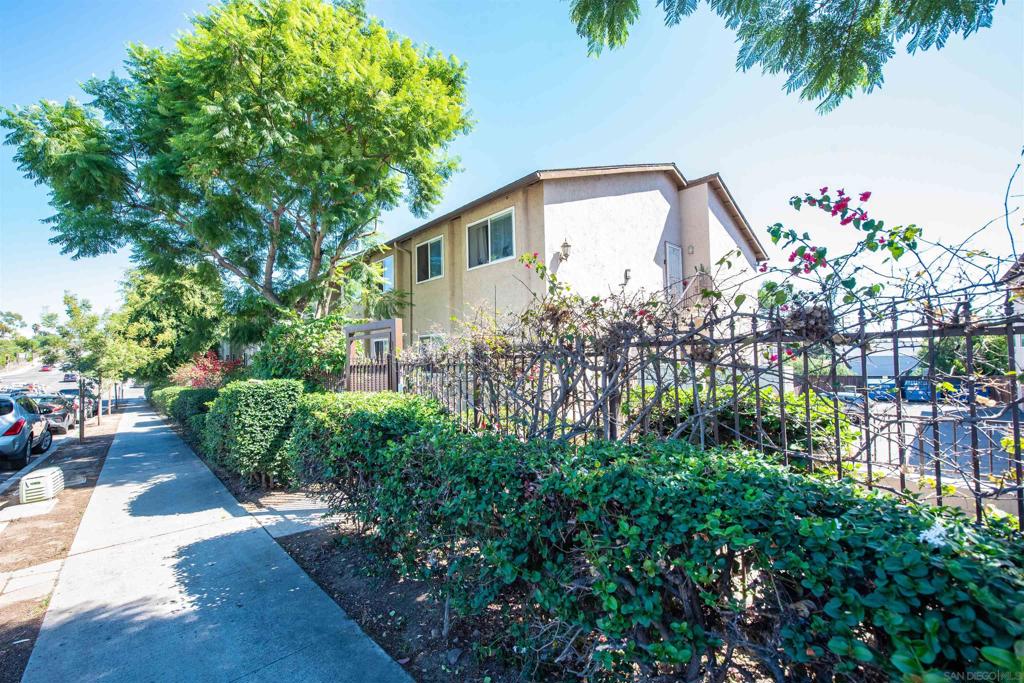 3295 Ocean View Blvd 30 Property Photo 35