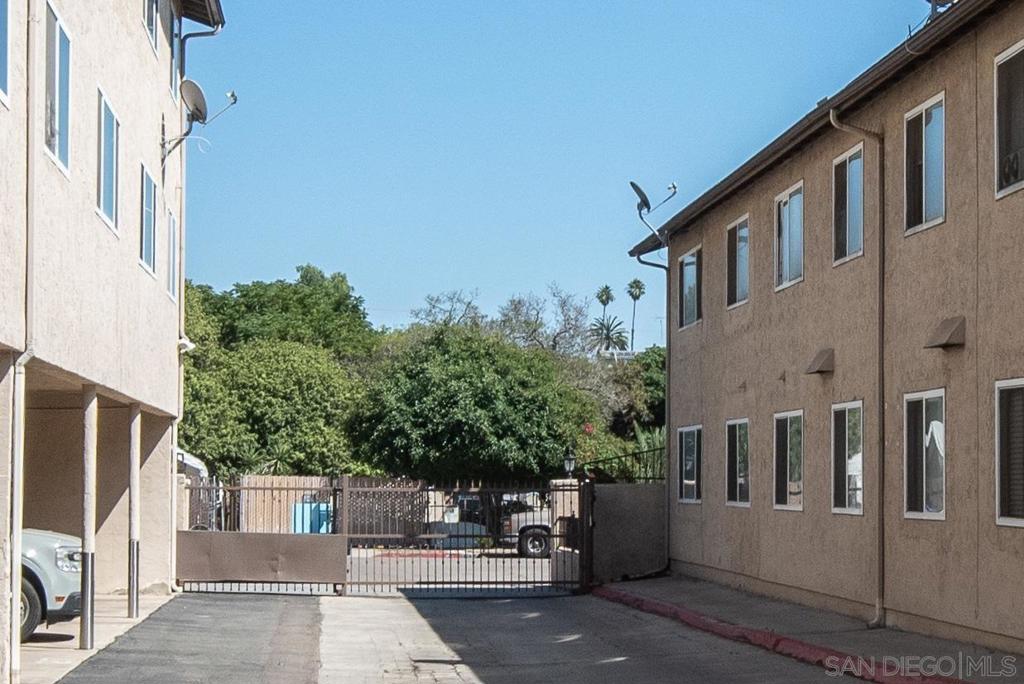 3295 Ocean View Blvd 30 Property Photo 37