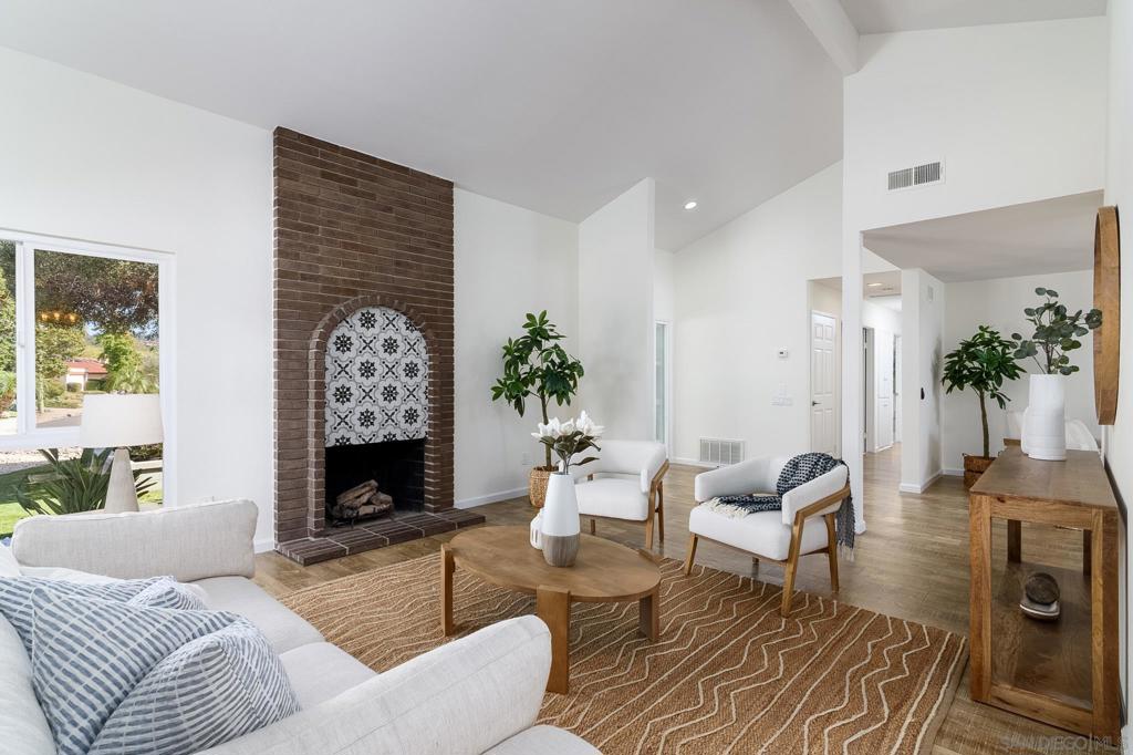 16556 Gabarda Rd Property Photo 6