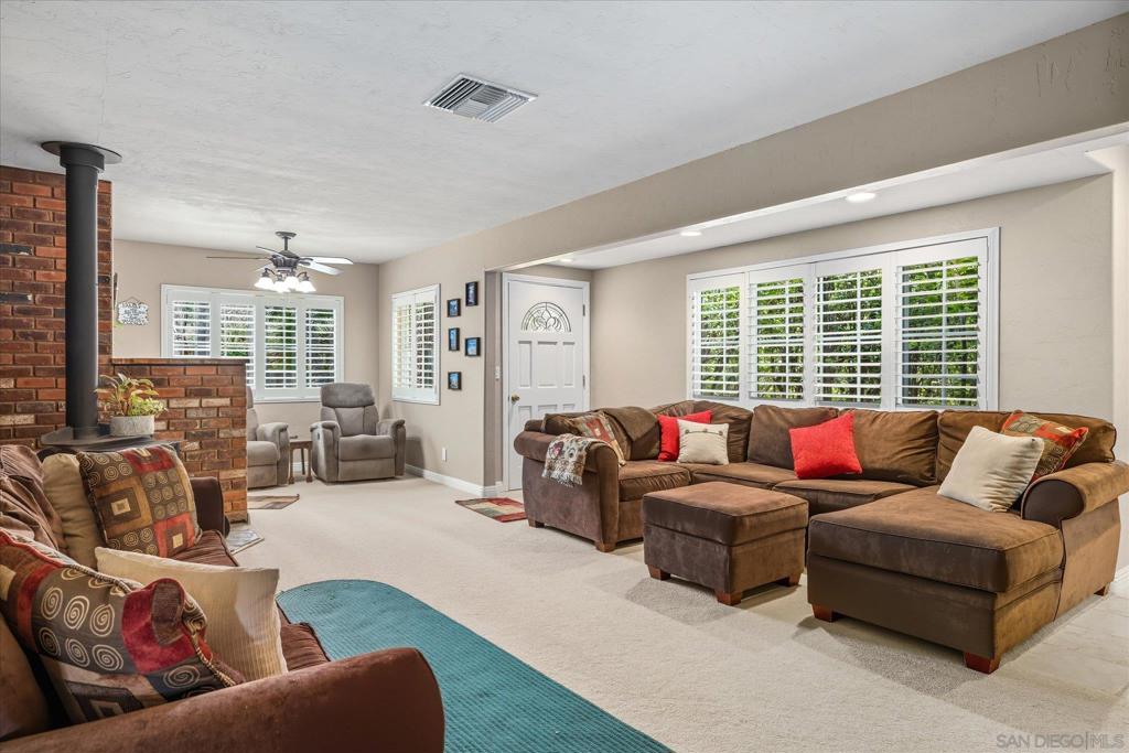 9731 Lakeview Rd Property Photo 5