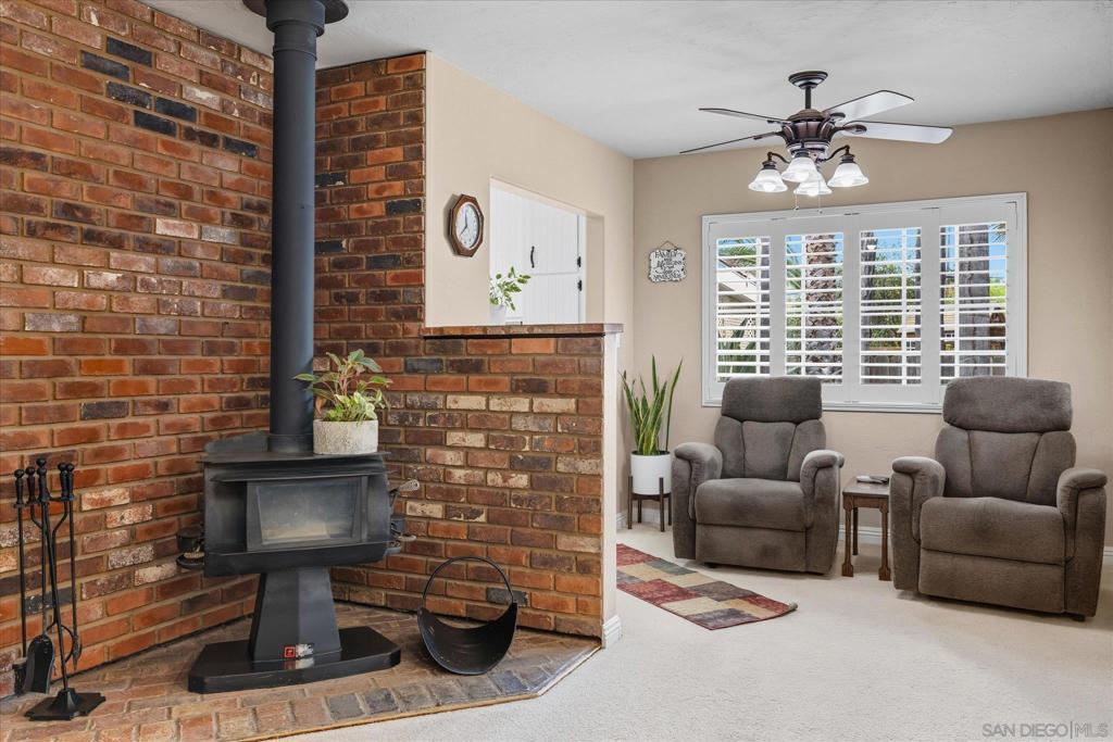 9731 Lakeview Rd Property Photo 6