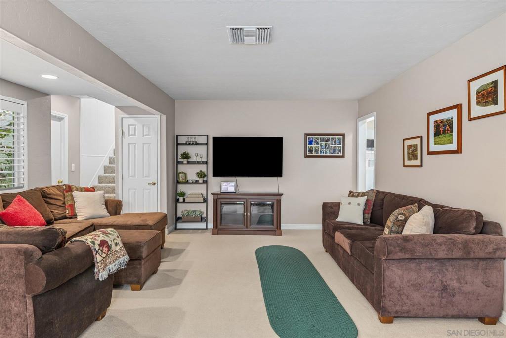 9731 Lakeview Rd Property Photo 7