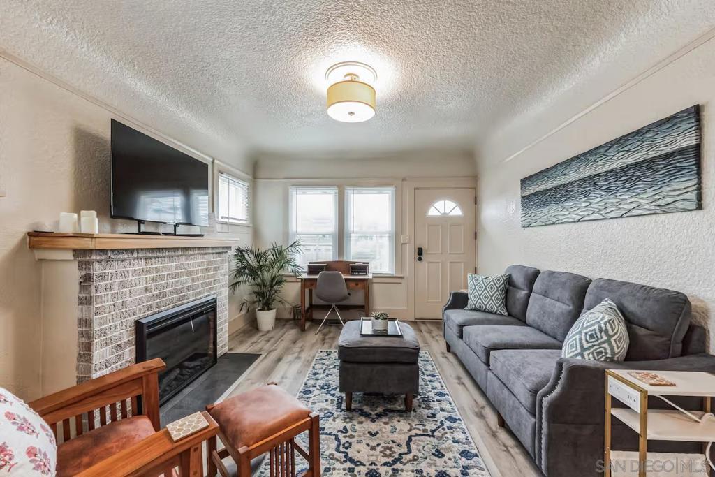 2147 Guizot Property Photo 6