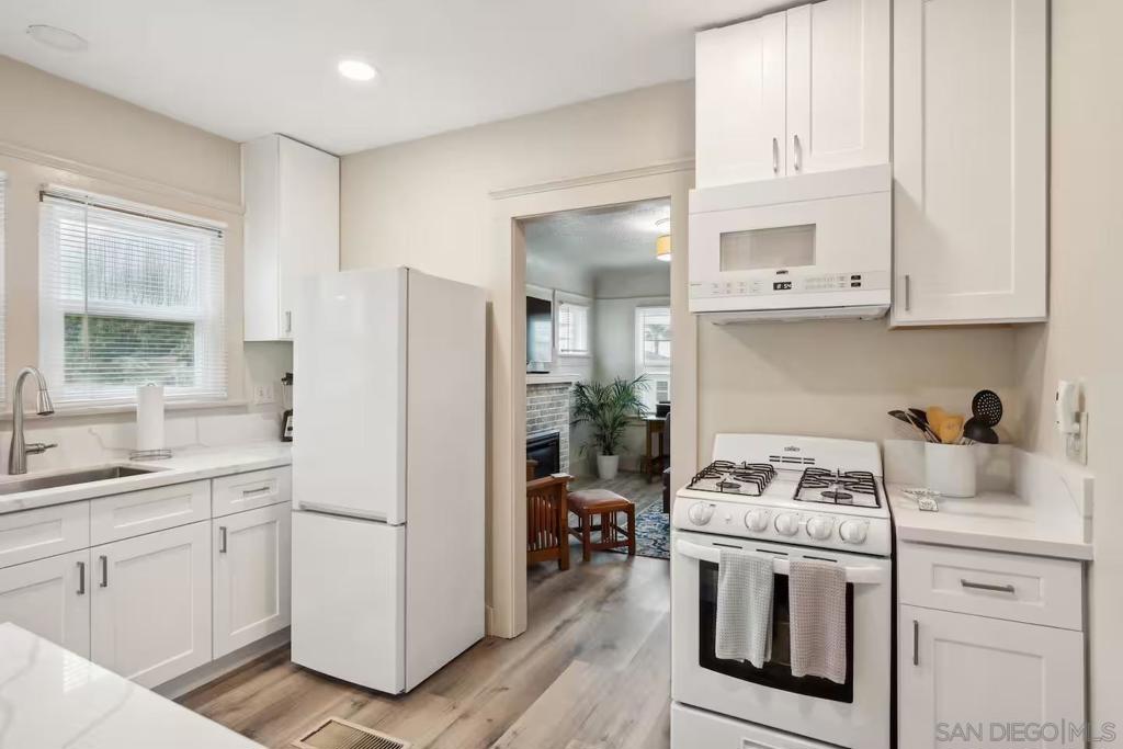 2147 Guizot Property Photo 8