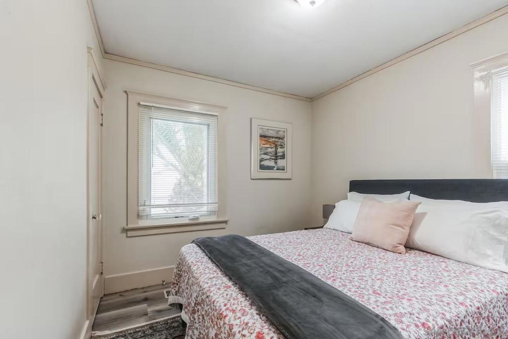 2147 Guizot Property Photo 12