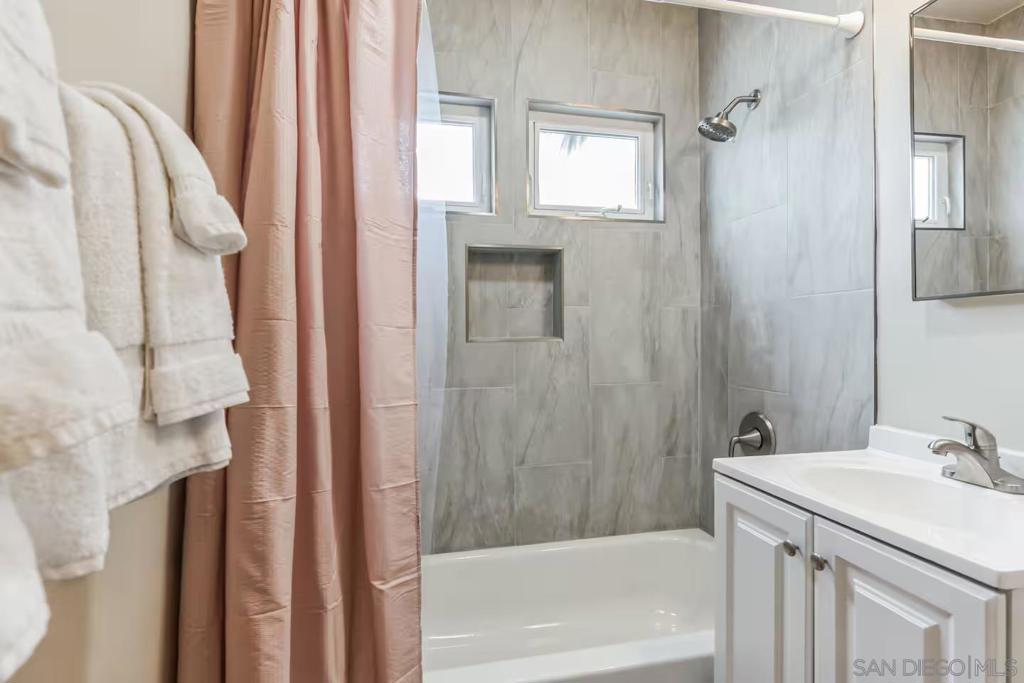 2147 Guizot Property Photo 14