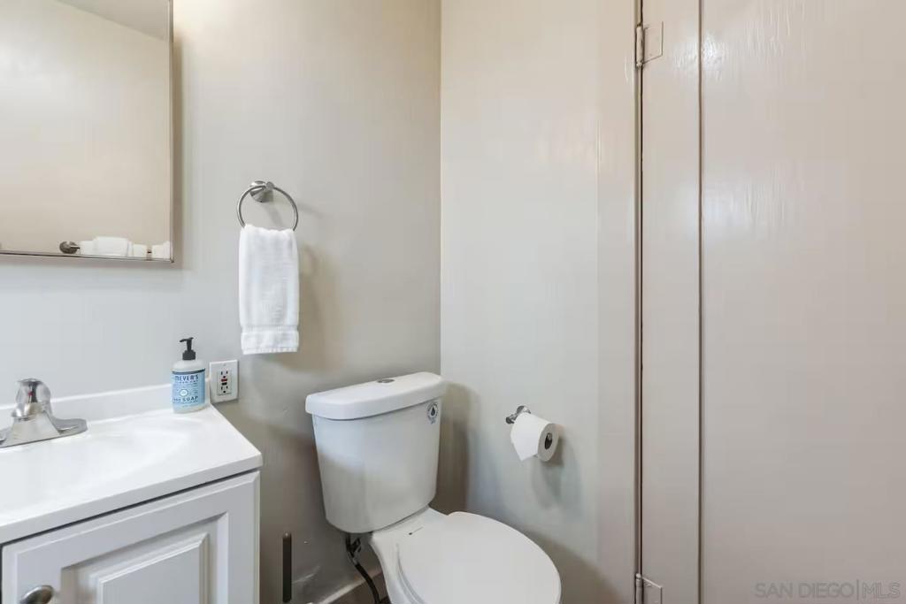 2147 Guizot Property Photo 15