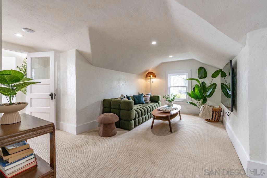 725 Pennsylvania Ave Property Photo 49