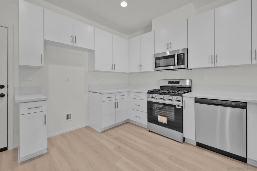 28216 Molasses Court Property Photo 5