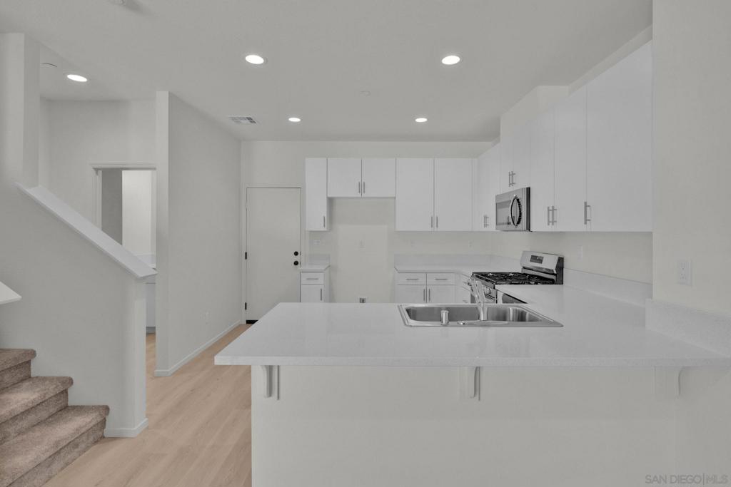 28216 Molasses Court Property Photo 7