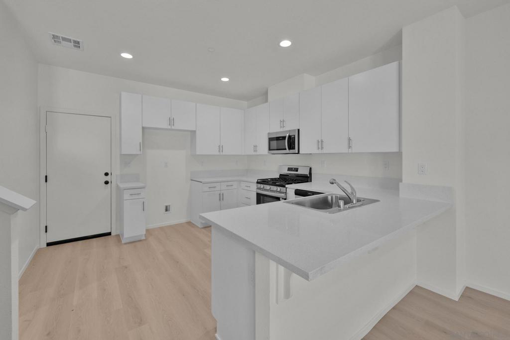 28216 Molasses Court Property Photo 8