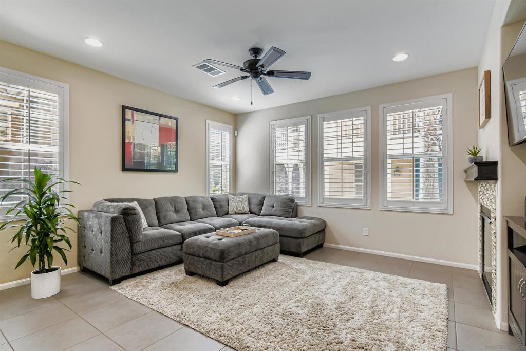 1824 Cyan Ln Property Photo 3