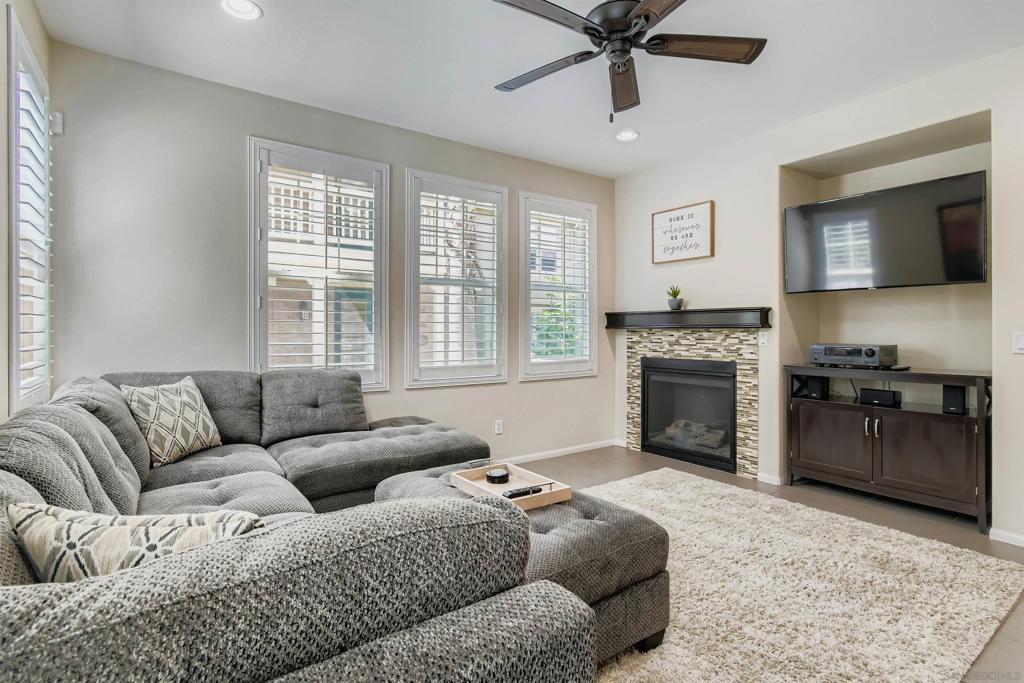 1824 Cyan Ln Property Photo 4