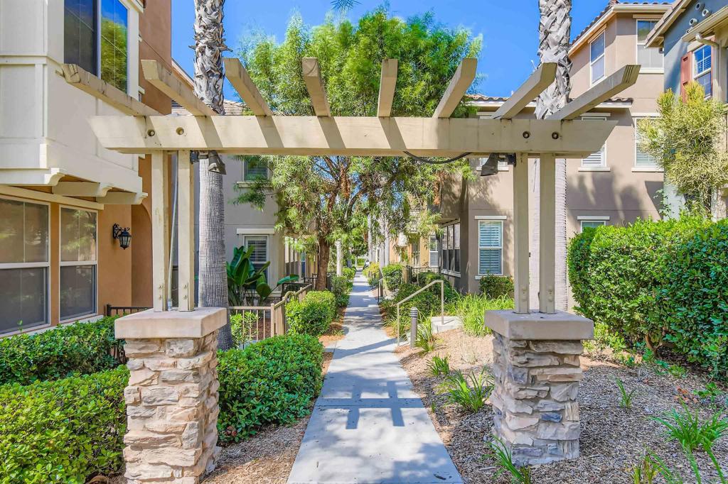 1824 Cyan Ln Property Photo 28