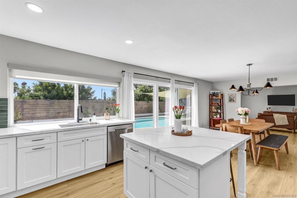 8767 Blue Lake Dr Property Photo 9