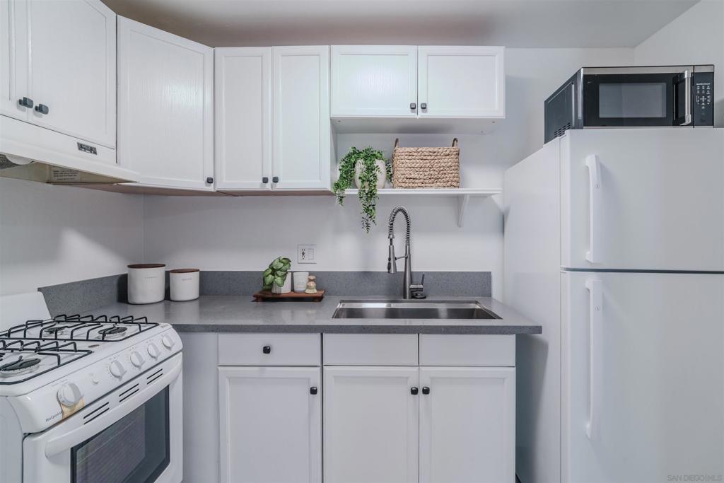 1605 Hotel Circle S B102 Property Photo 16