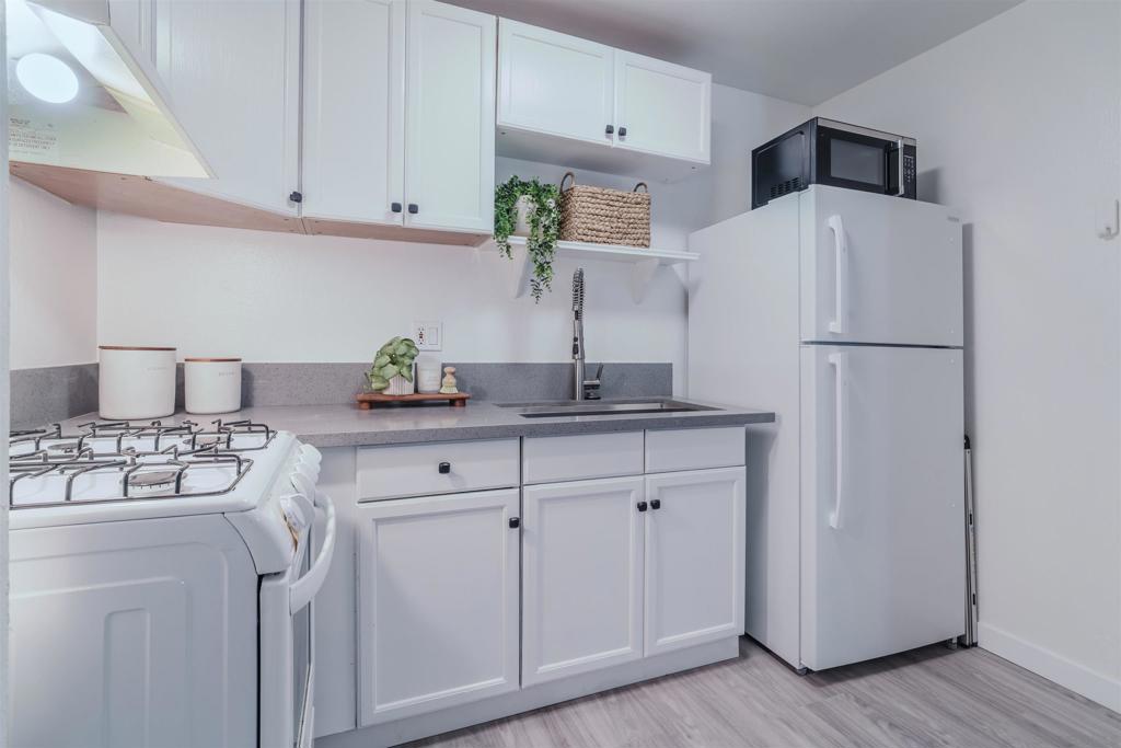 1605 Hotel Circle S B102 Property Photo 18