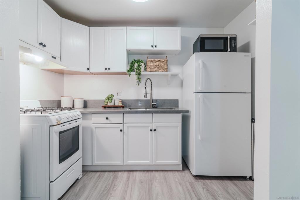 1605 Hotel Circle S B102 Property Photo 19