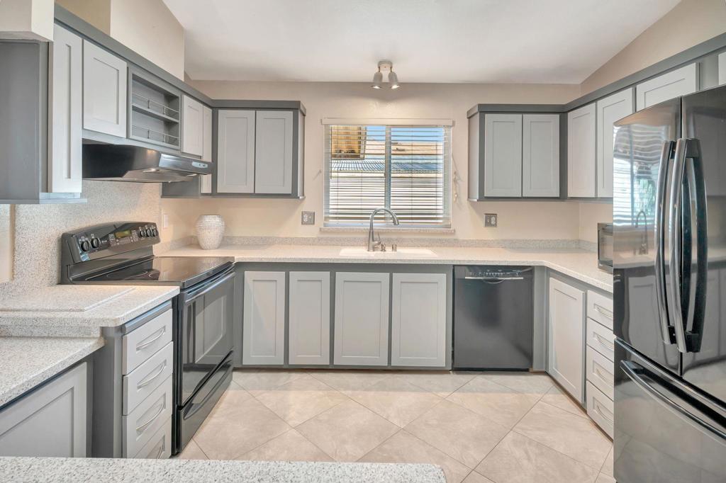 8975 Lawrence Welk Dr 30 Property Photo 4