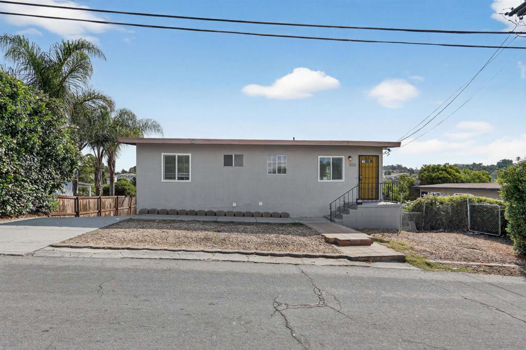 525 Pitta St Property Photo 2