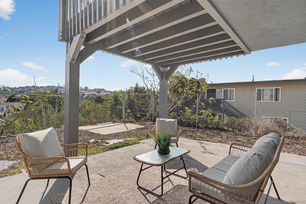 525 Pitta St Property Photo 3