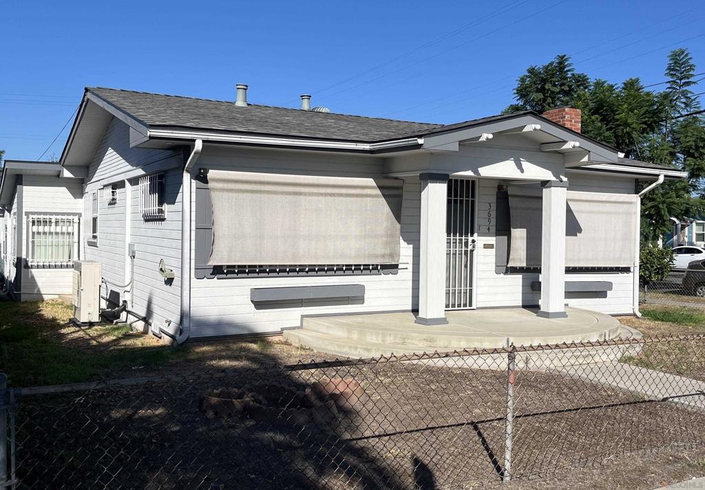 3694 36th St Property Photo 3