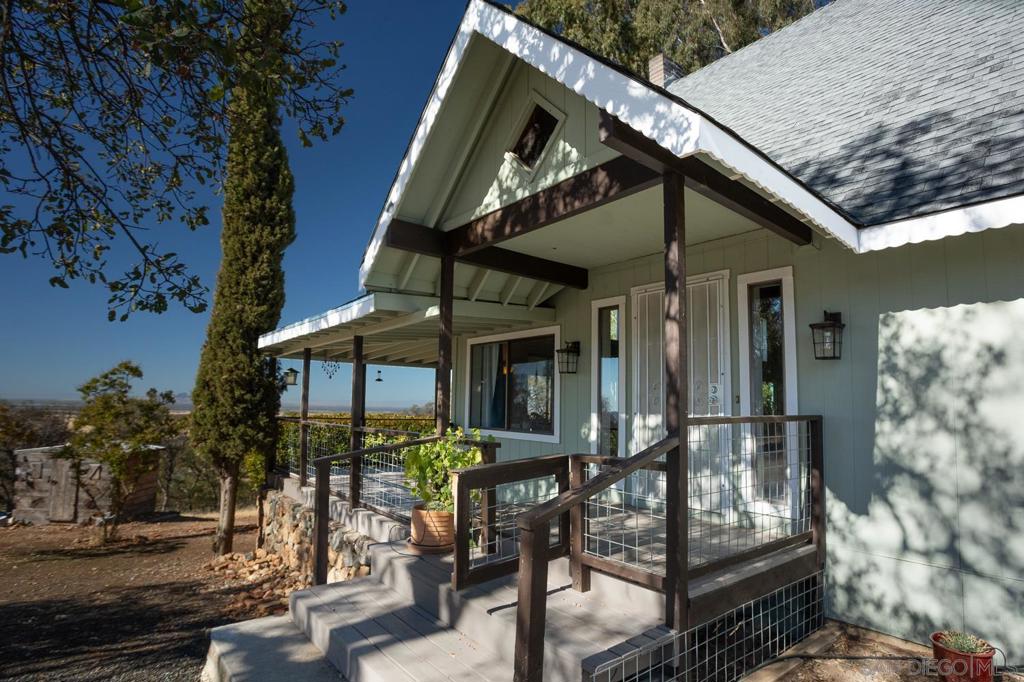 135 Sunny Hills Rd Property Photo 1