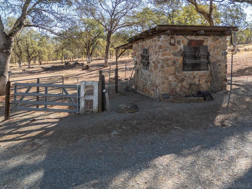 135 Sunny Hills Rd Property Photo 38