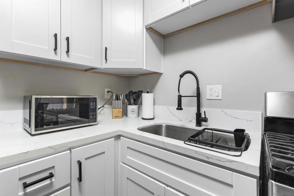 4444 49th Property Photo 11