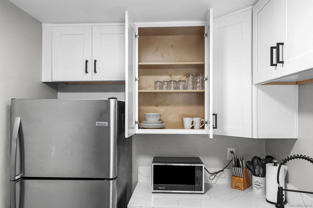 4444 49th Property Photo 12