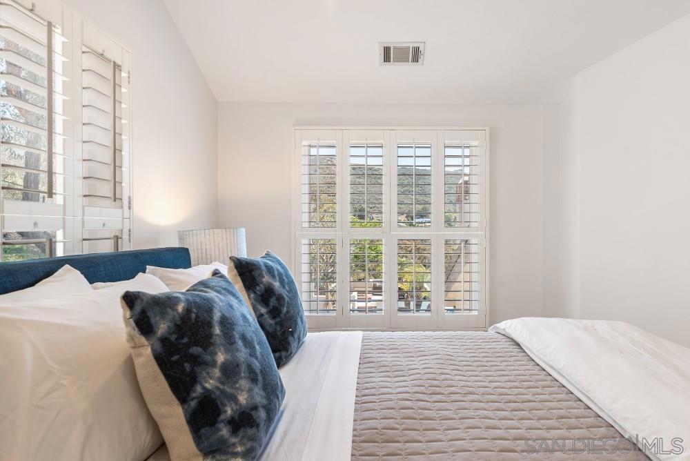 2771 Saint Laurent Pl Property Photo 44