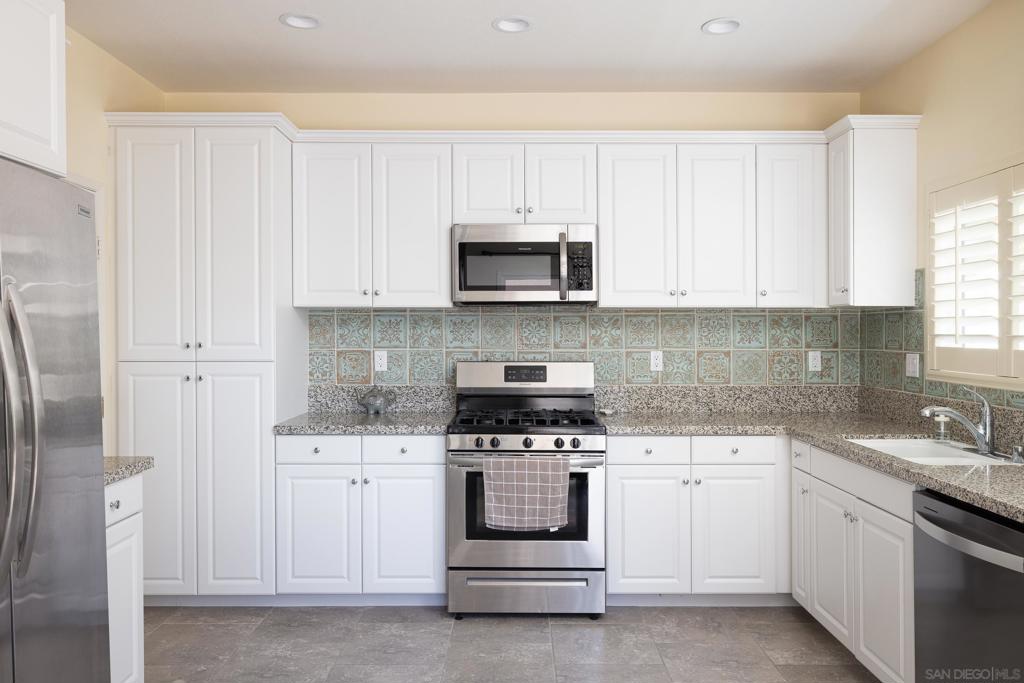 211 Spotted Saddle Way Property Photo 5