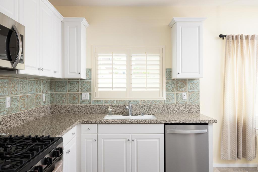 211 Spotted Saddle Way Property Photo 7