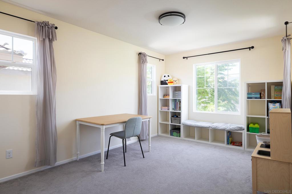 211 Spotted Saddle Way Property Photo 16