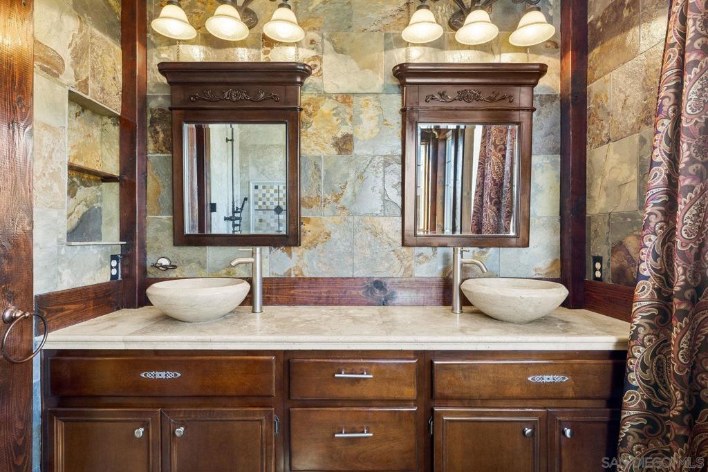 33228 Romance Pl Property Photo 10