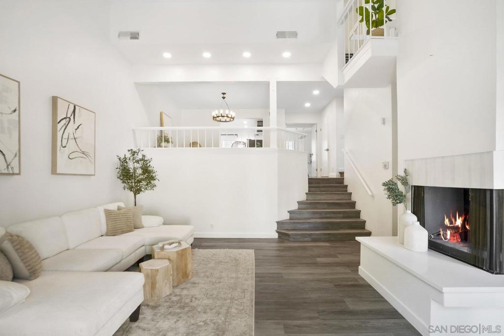 3275 Caminito Eastbluff 203 Property Photo 1