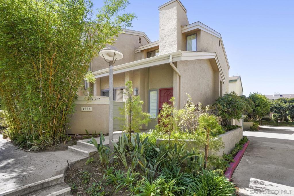 3275 Caminito Eastbluff 203 Property Photo 2